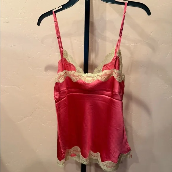 NWT Gold Hawk Azailia Lace Washable Silk Tank Top - Picture 2 of 4